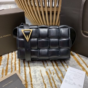 패딩 카세트 크로스백(26*18*8)