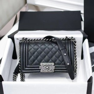 (정품급) 샤넬 보이백 캐비어 20cm