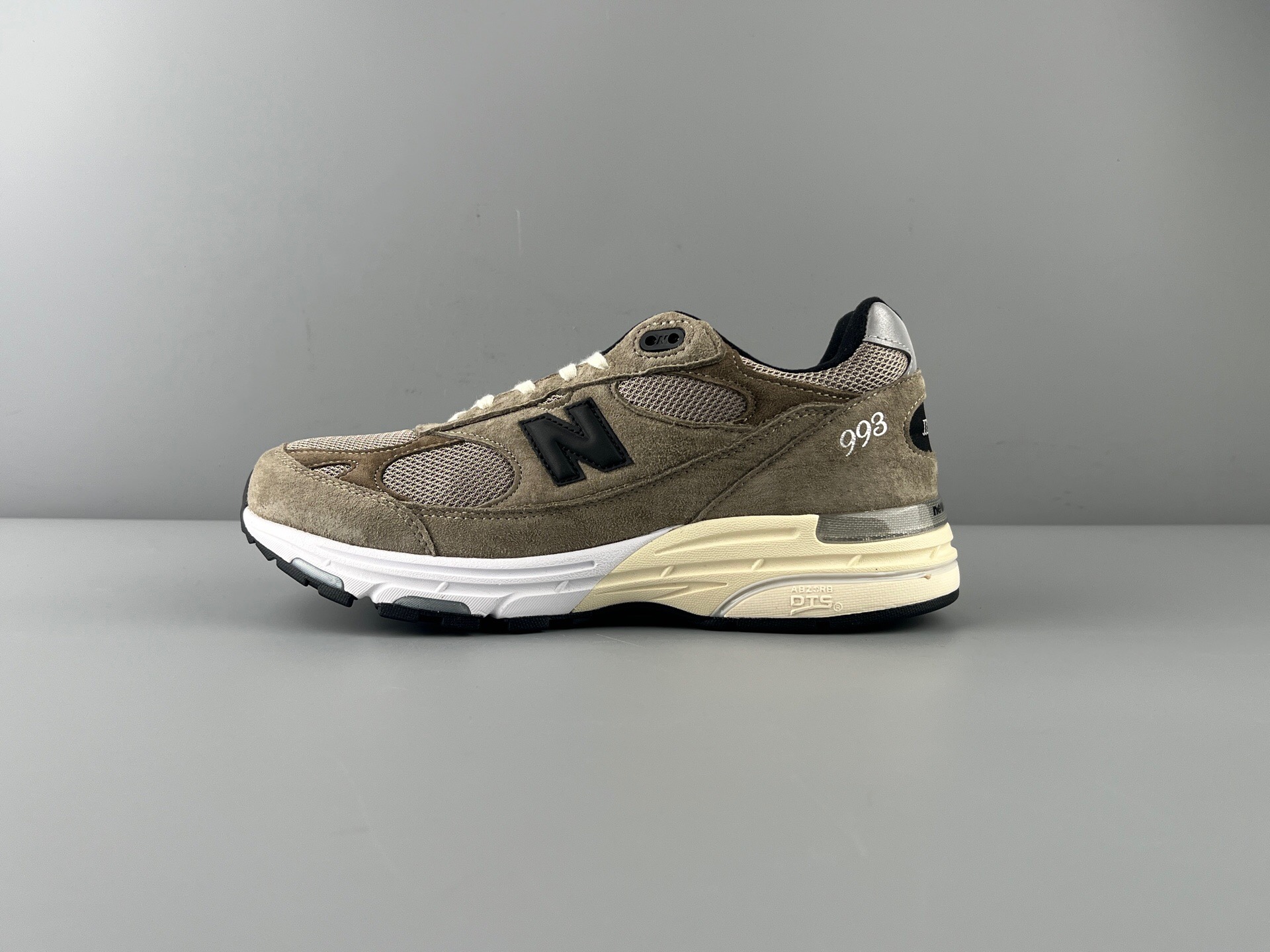 JJJJound x New Balance NB 993