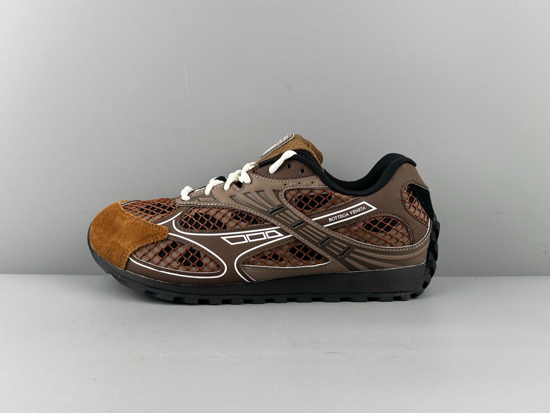 Bottga Veneta Orbit 스니커즈