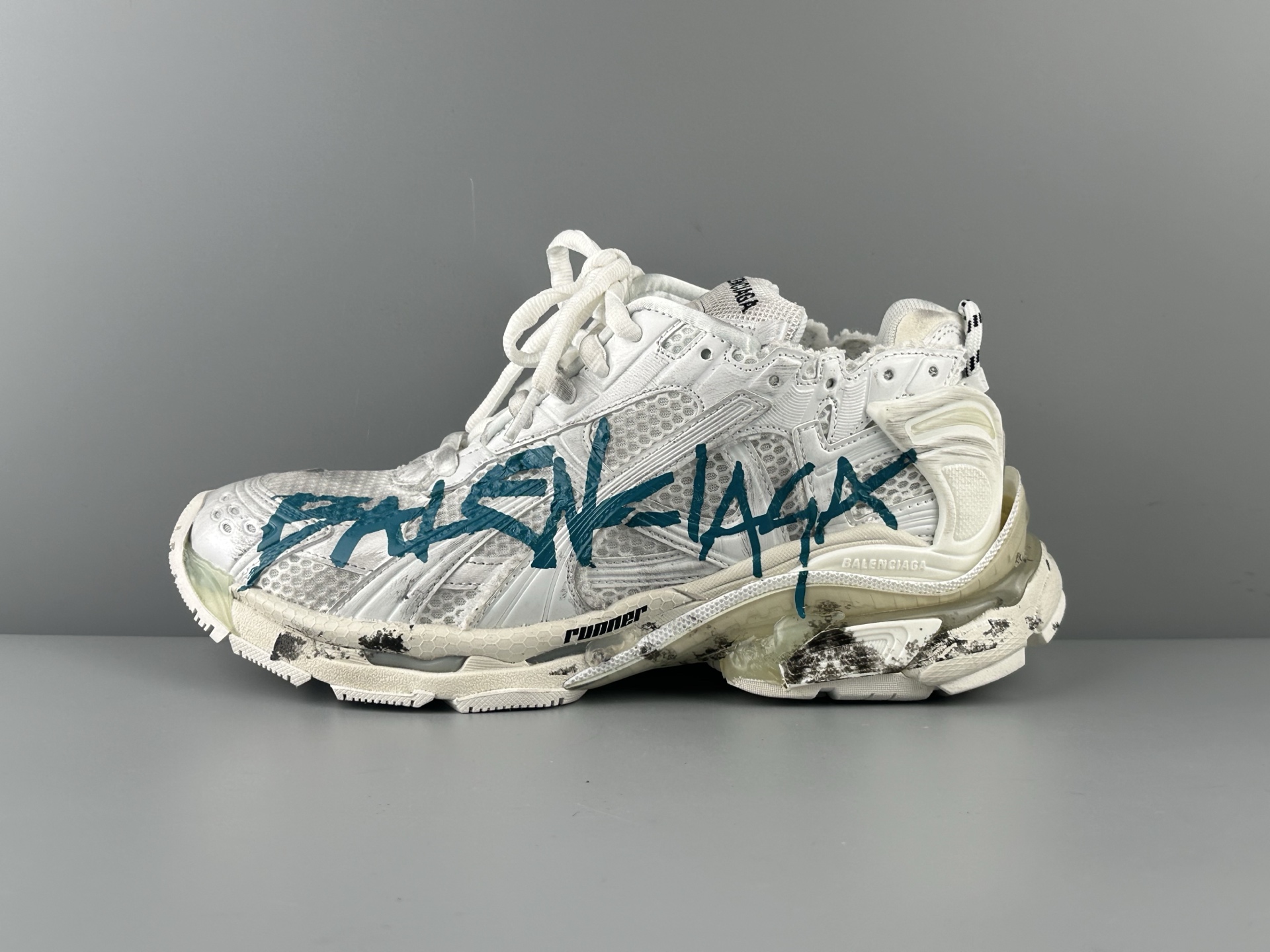 발렌시아가 러너 Runner