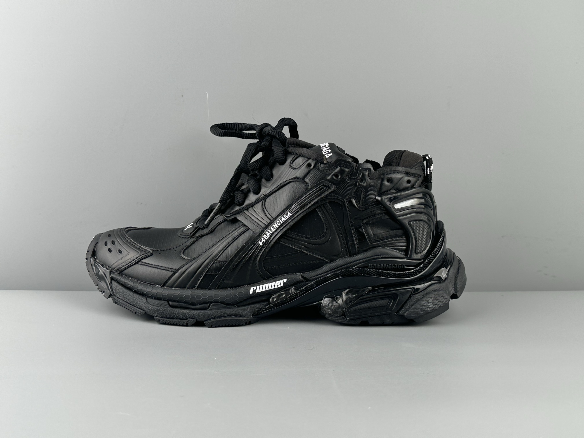 발렌시아가 러너 Runner