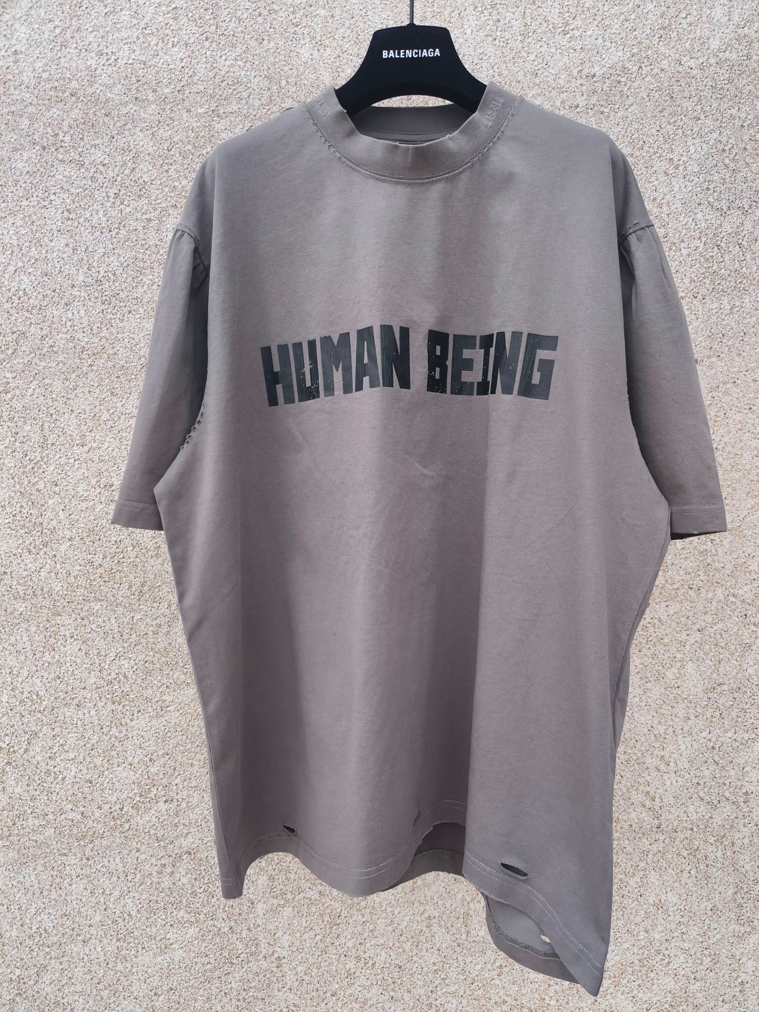 Balenciaga  T-shirt