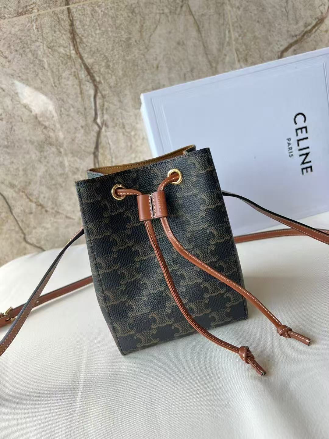 셀린느 버킷백 미니 (13*11*18cm)