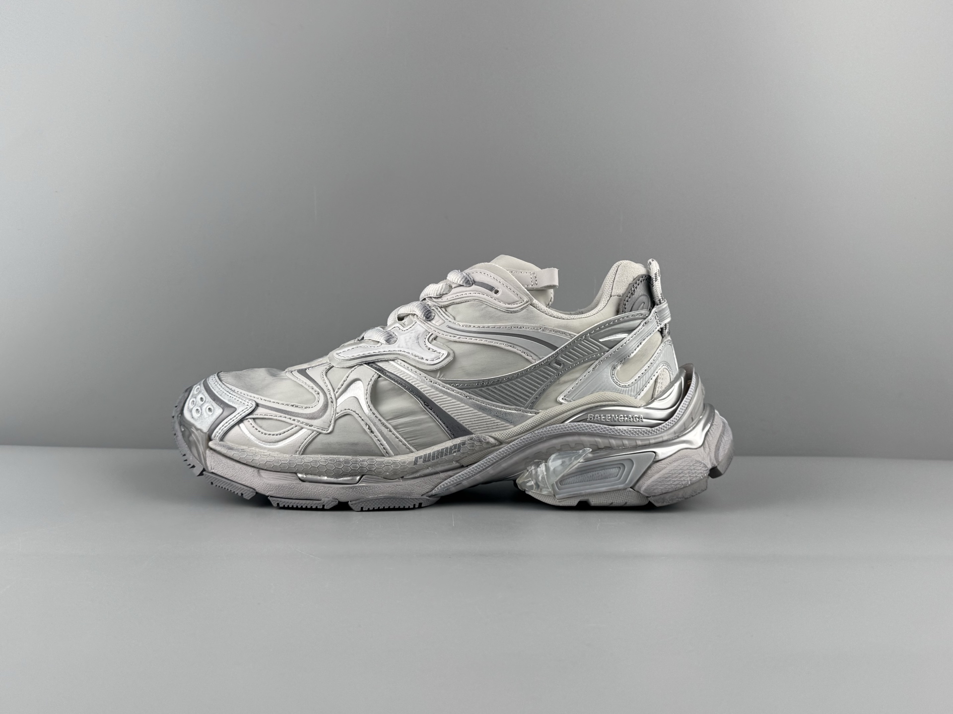 발렌시아가 러너 Runner 2.0