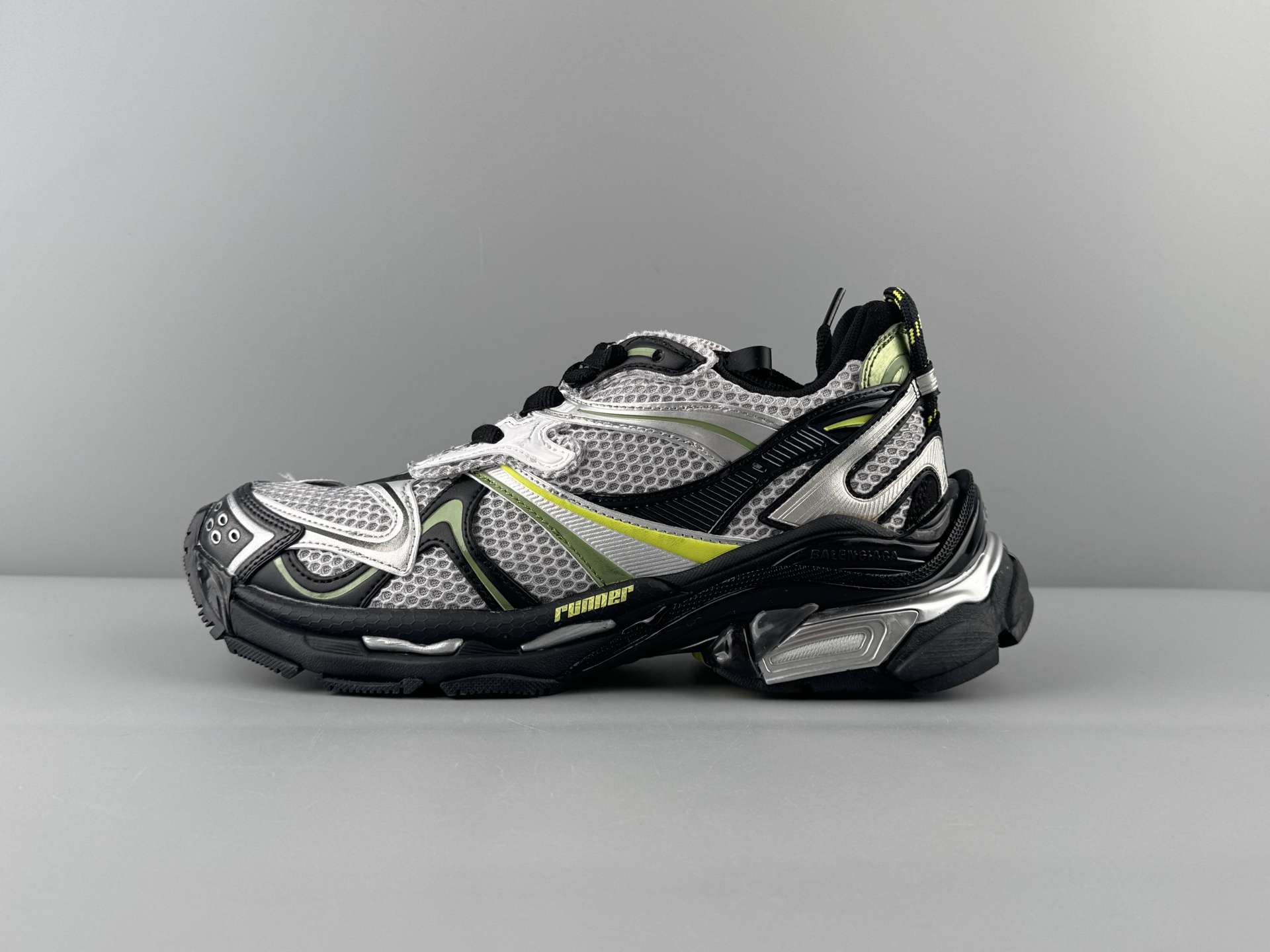 발렌시아가 러너 Runner 2.0