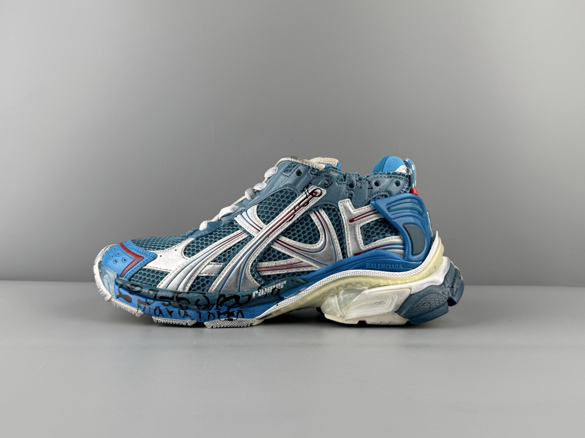 발렌시아가 러너 Runner