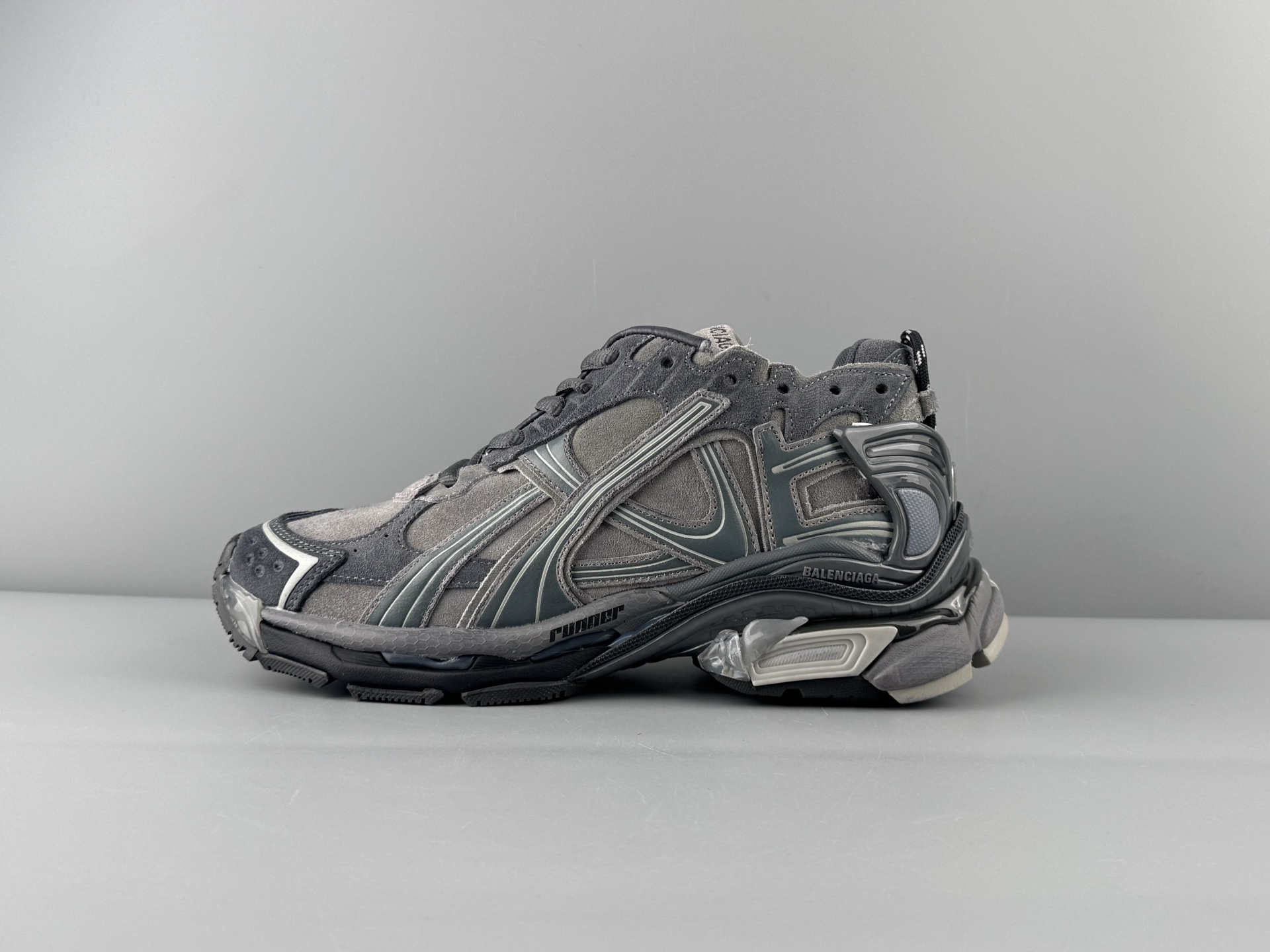 발렌시아가 러너 Runner