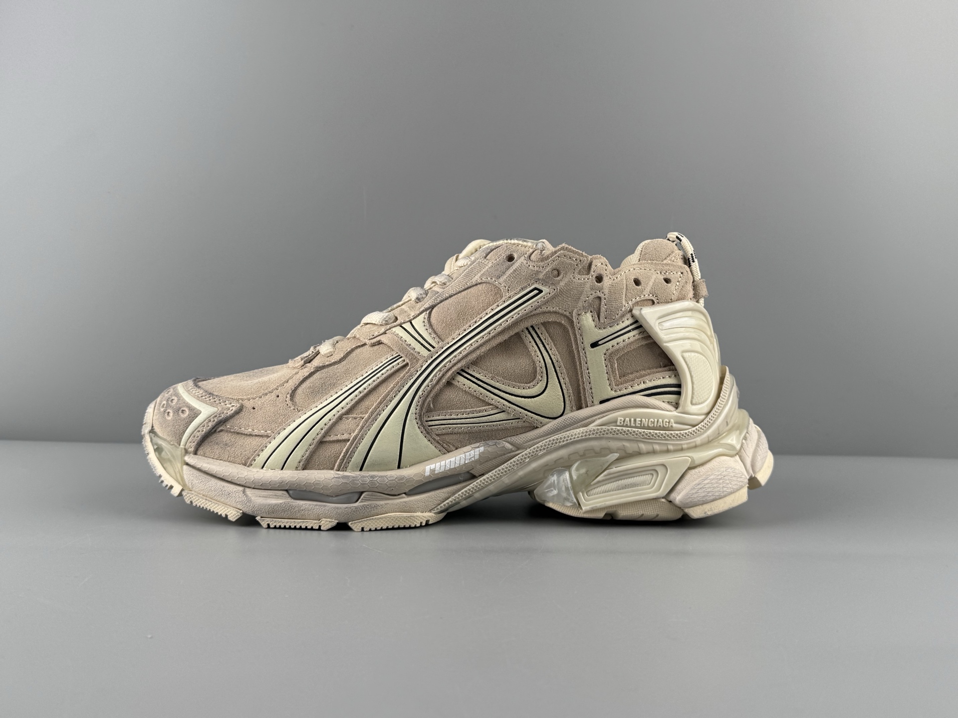 발렌시아가 러너 Runner