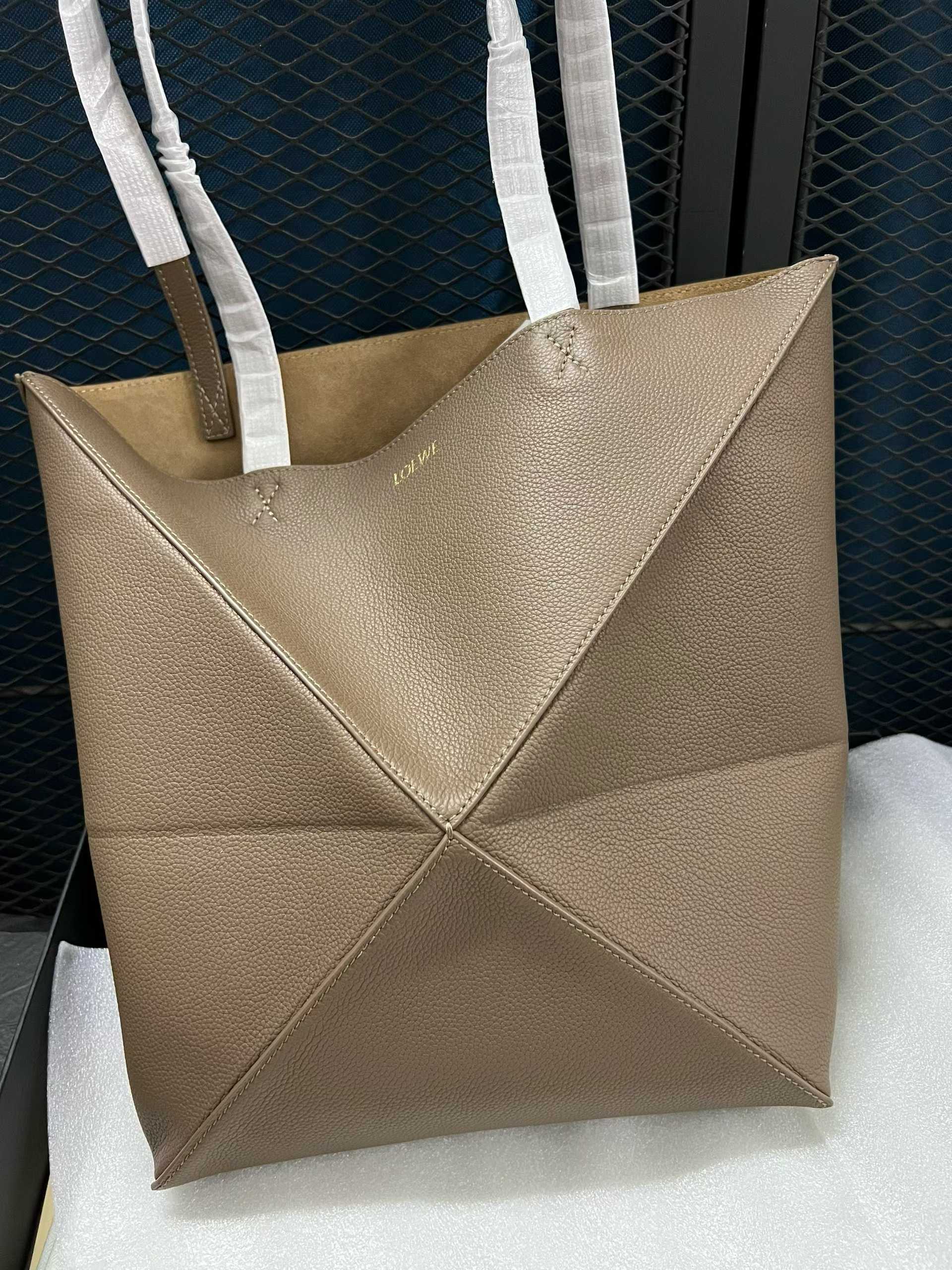 LOEWE Puzzle Fold (16.5*9.5*20cm)
