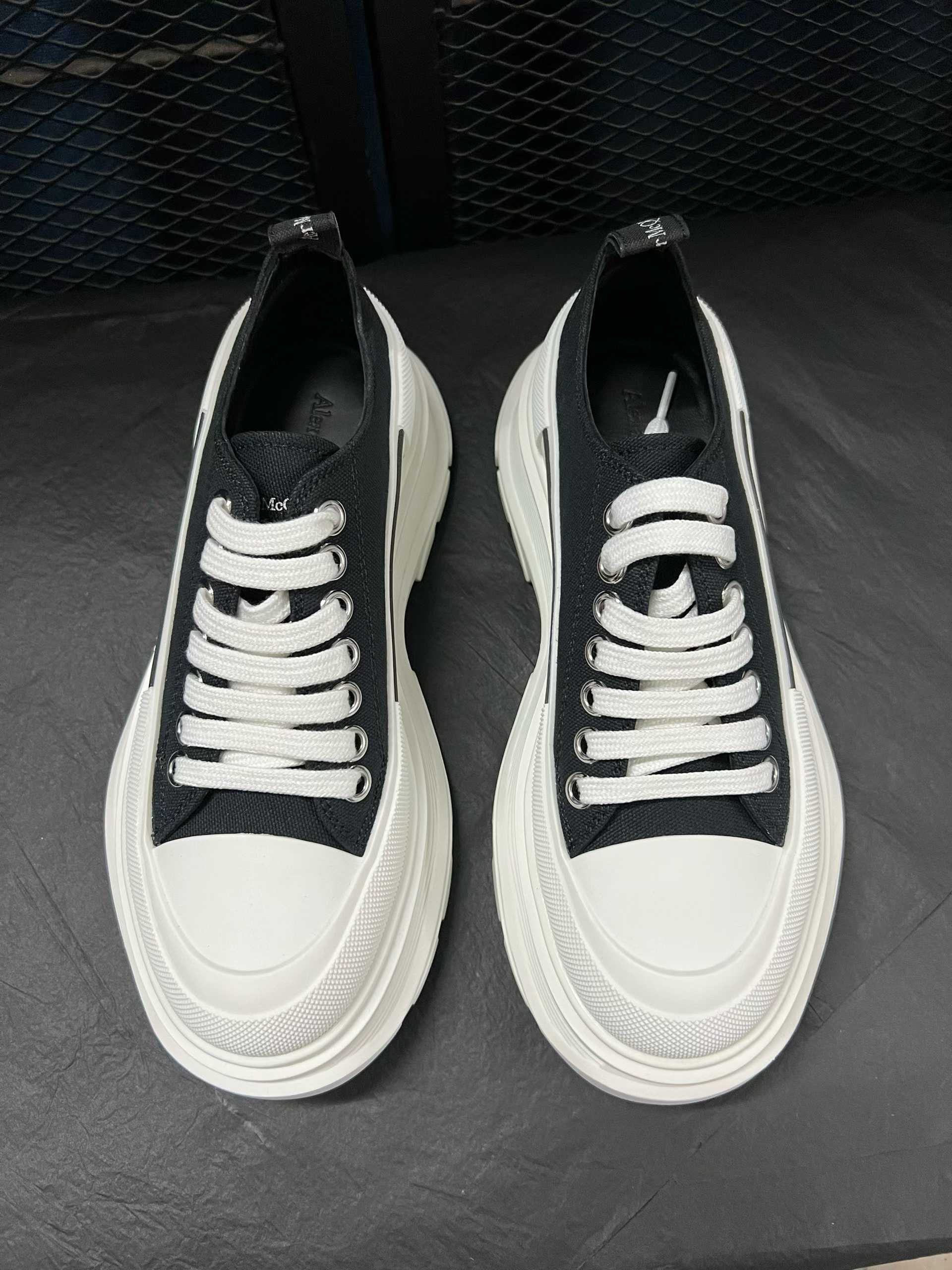 Alexander McQueen Tread Slick