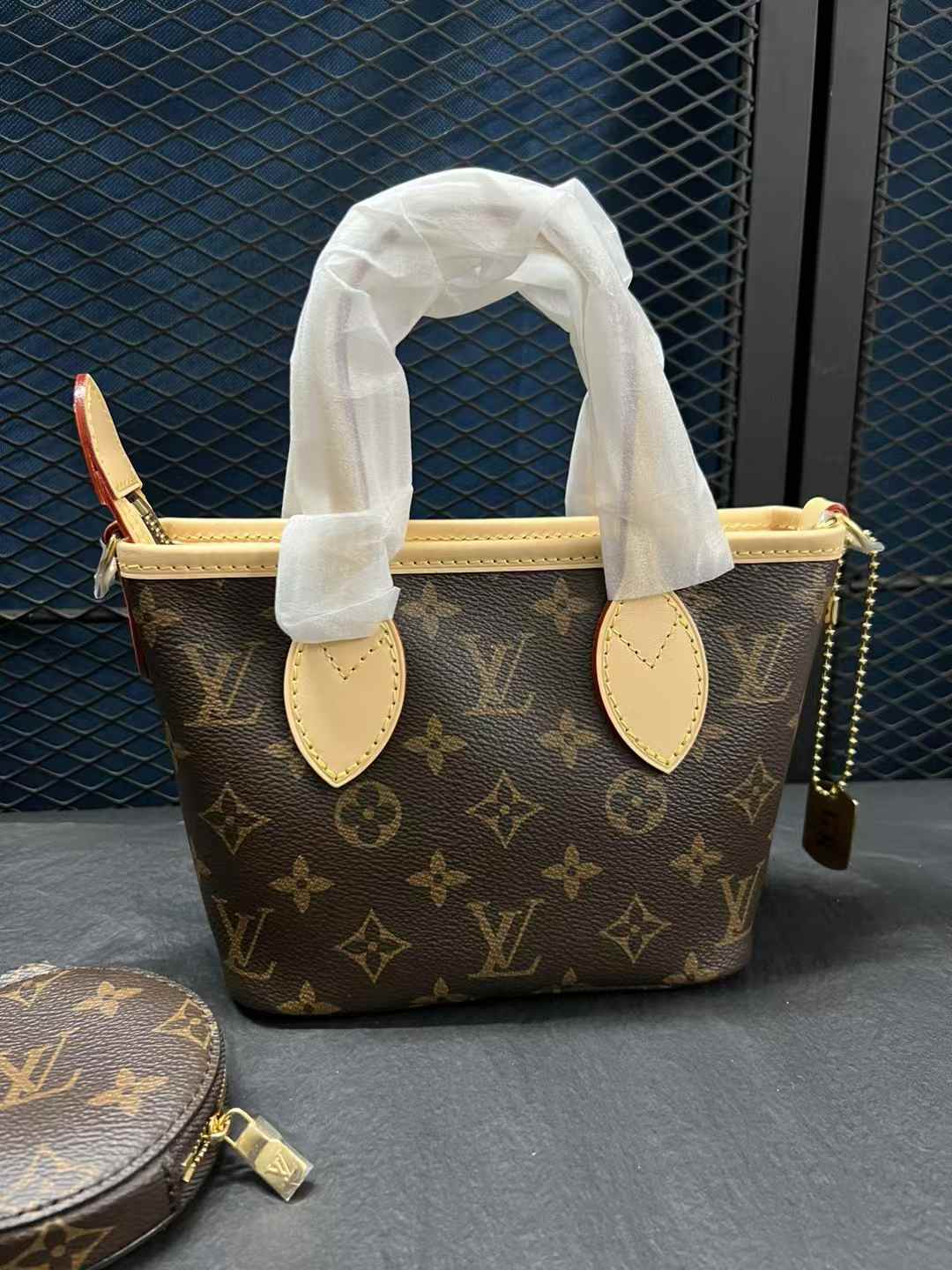 LV NEVERFULL BB (23.9*8.9*14CM)