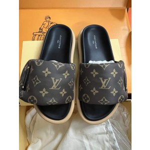 LV Pool Pillow Comfort