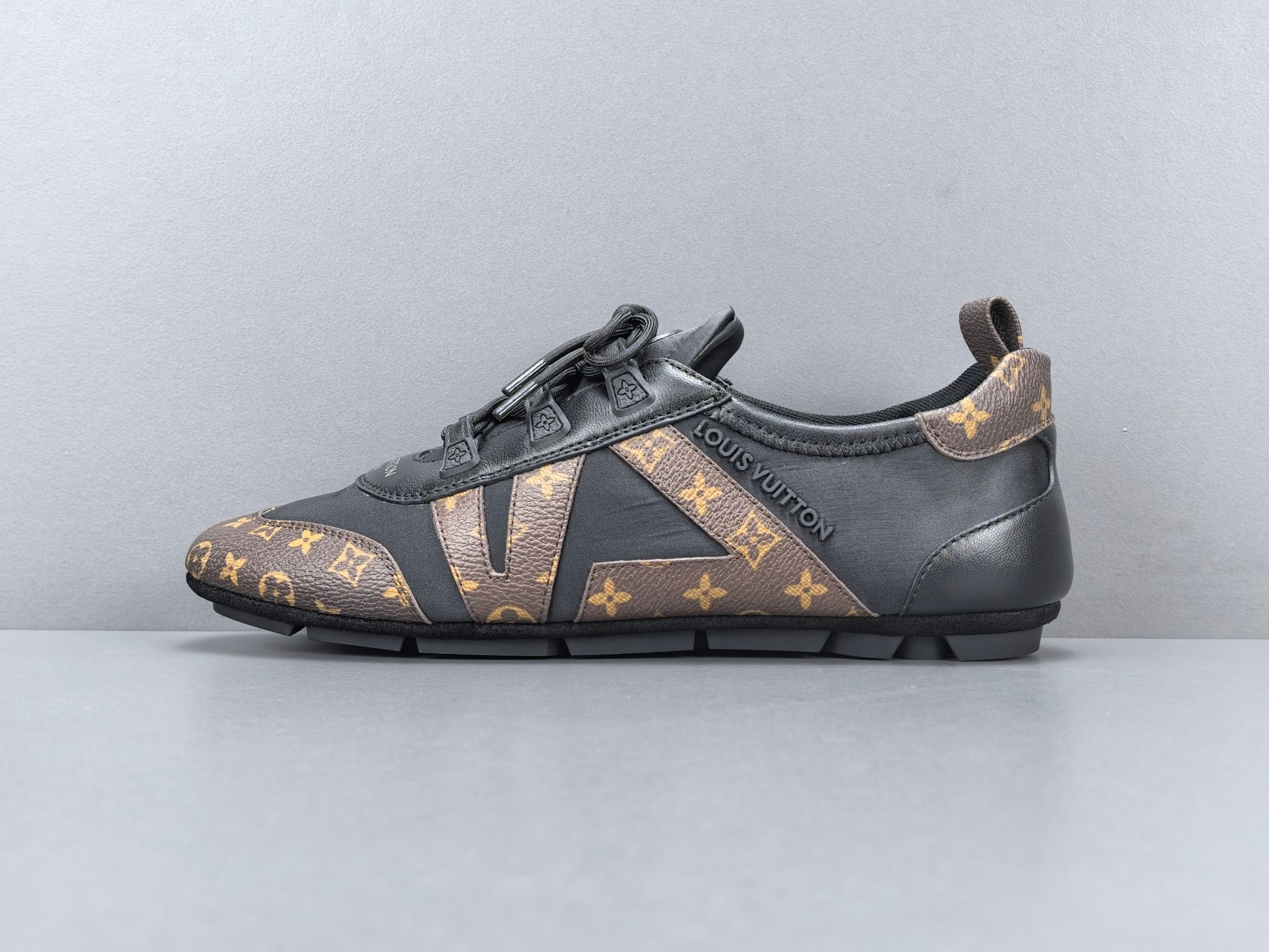 LV Sneakerina